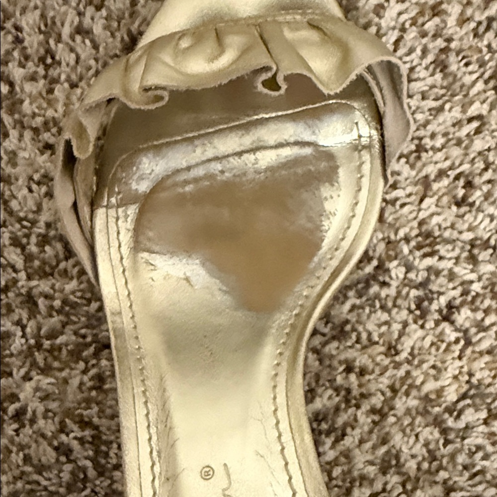Lilly Pulitzer Women’s Elegant Gold Heels - Picture 6 of 10